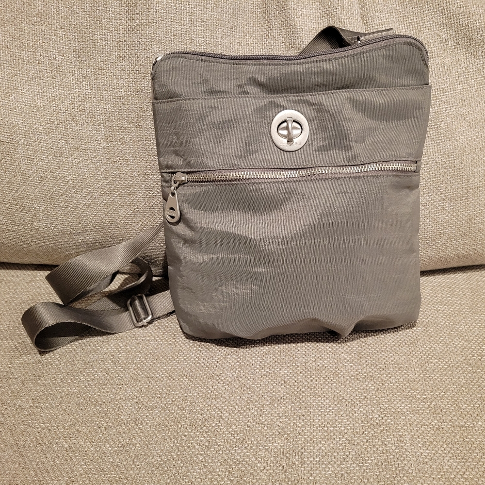 Baggallini crossbody